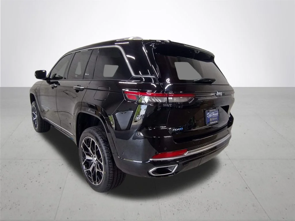 Used 2023 Black Jeep Summit Reserve 4xe image 14