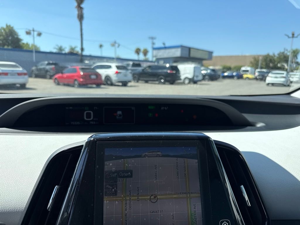 Used 2020 Silver Toyota XLE image 13