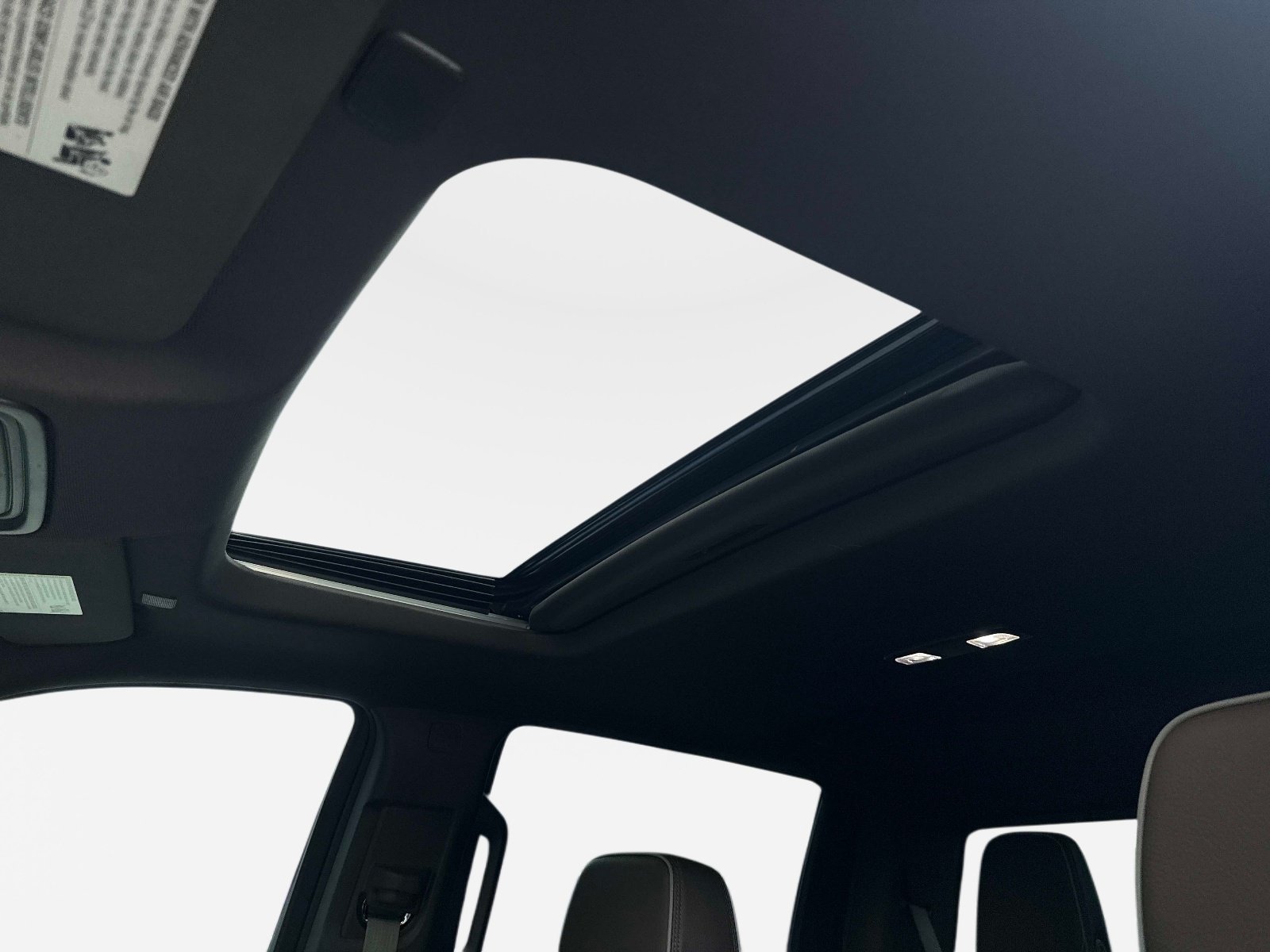 Used 2025 Onyx Black GMC Denali image 23