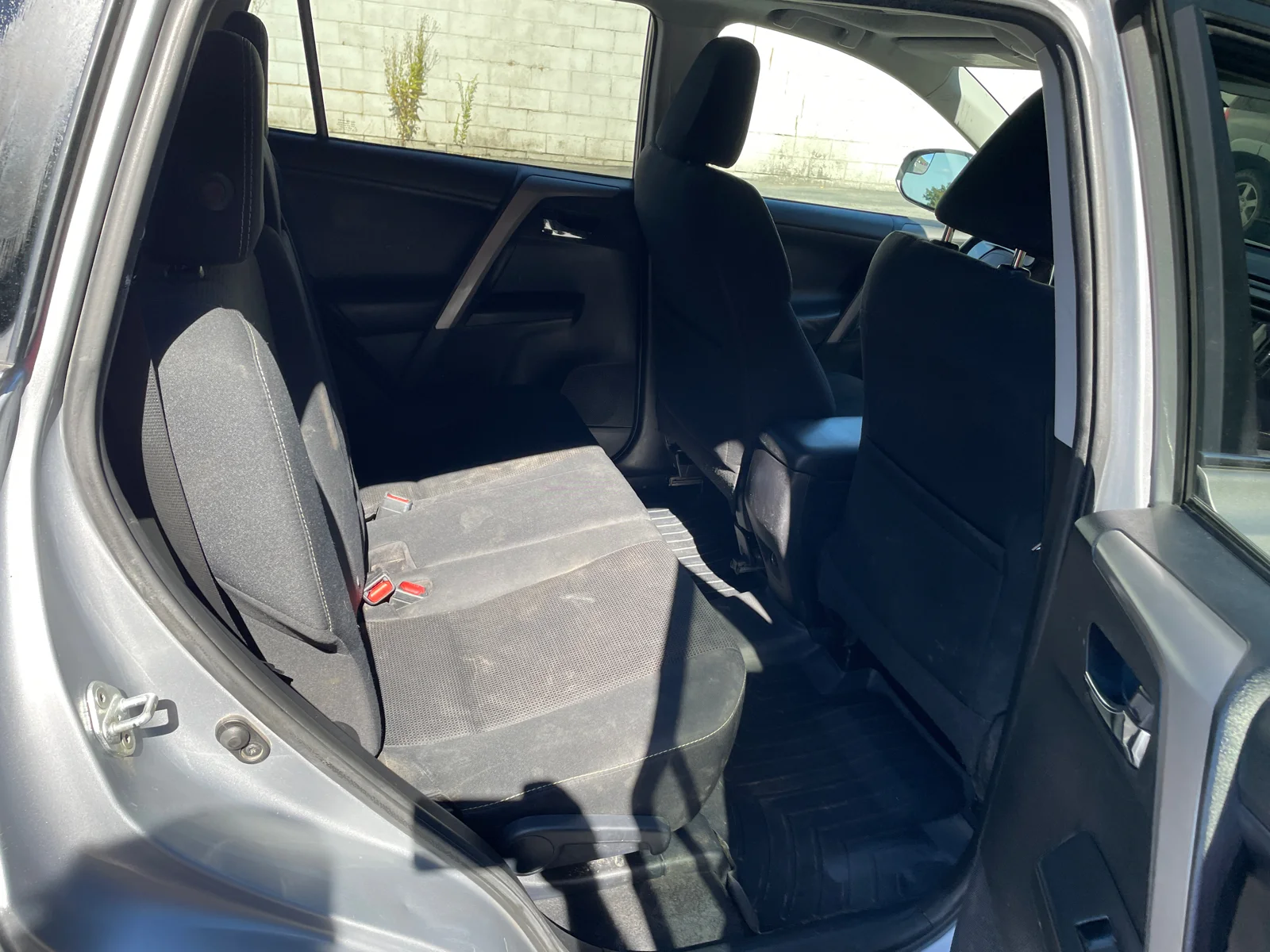 Used 2016 Silver Sky Metallic Toyota XLE image 23