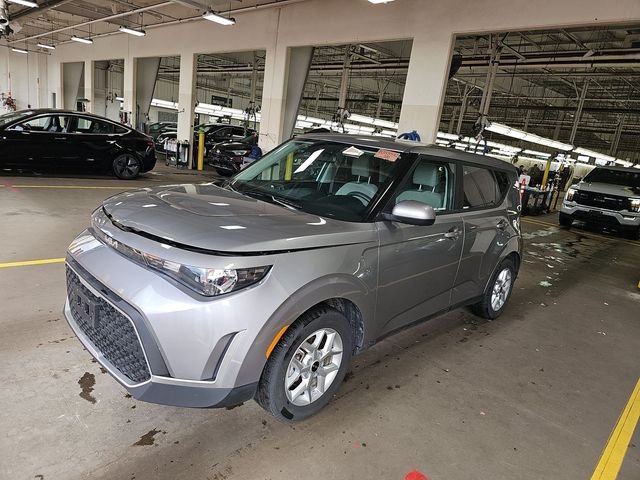 Certified Used 2025 Gray Kia LX image 1