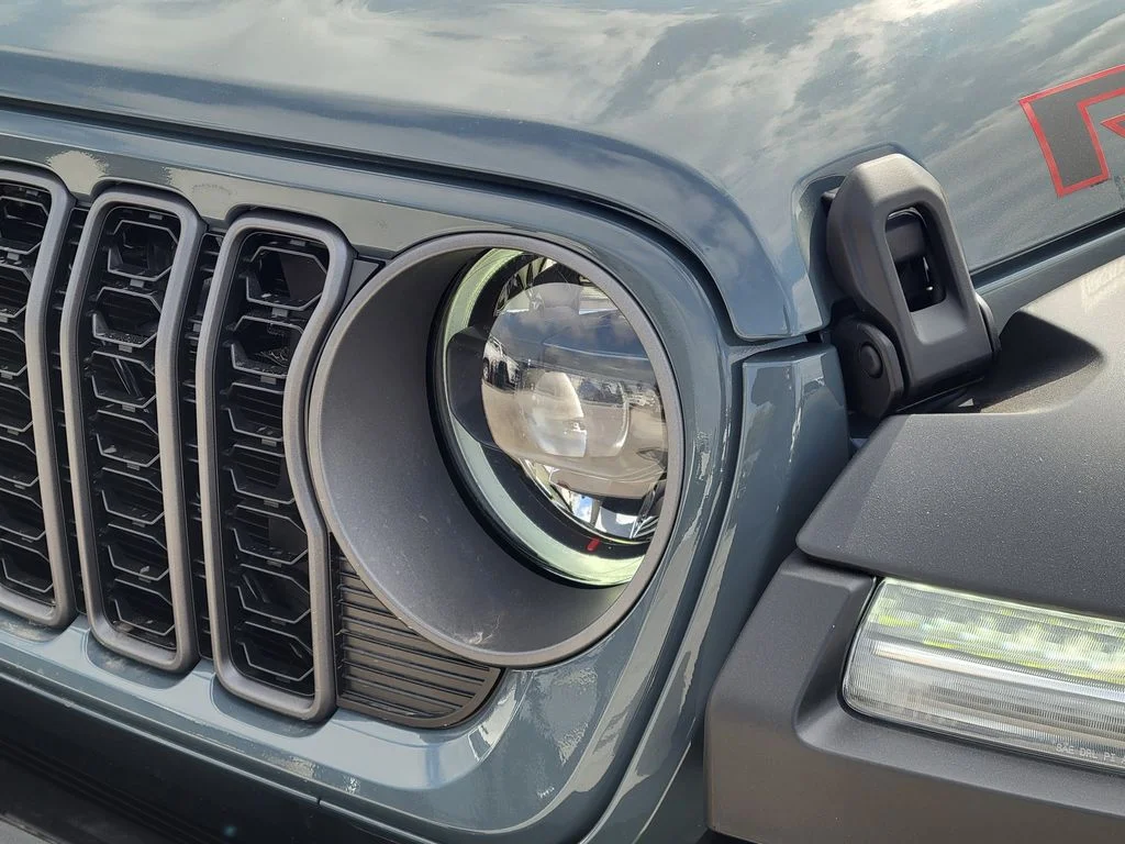 New 2026 Anvil Clear-Coat Exterior Paint Jeep Rubicon image 22