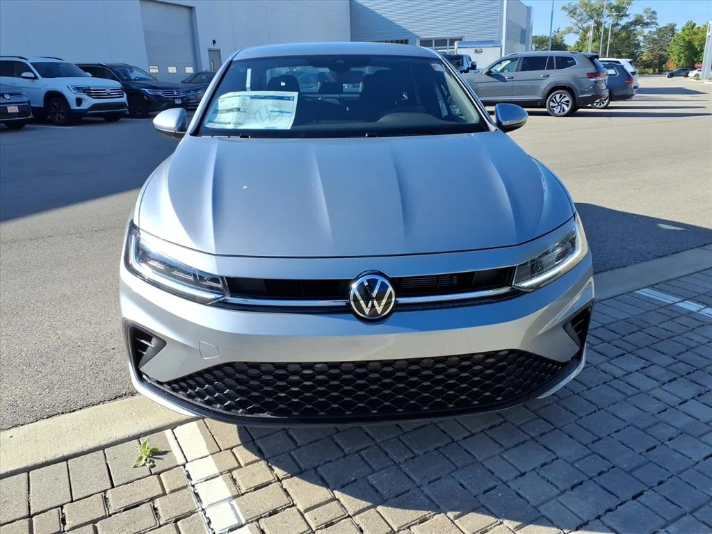 Used 2026 Platinum Gray Metallic (2r2r) Volkswagen SPORT AUTO image 2