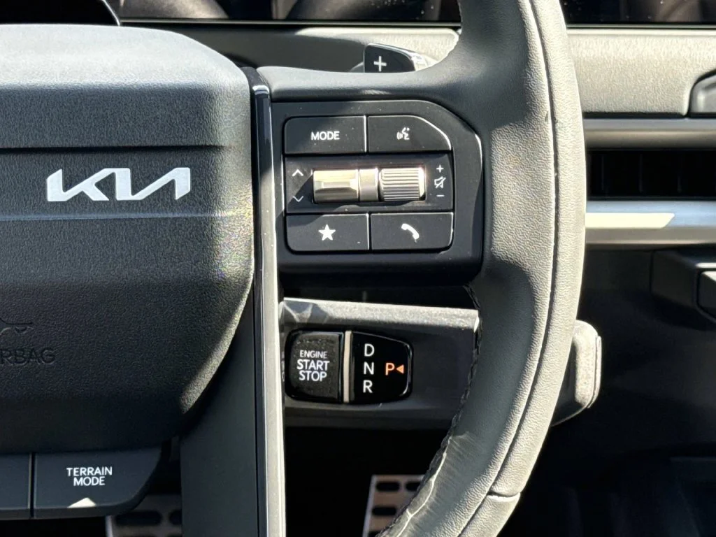 Used 2027 Black Kia SX-Prestige image 18