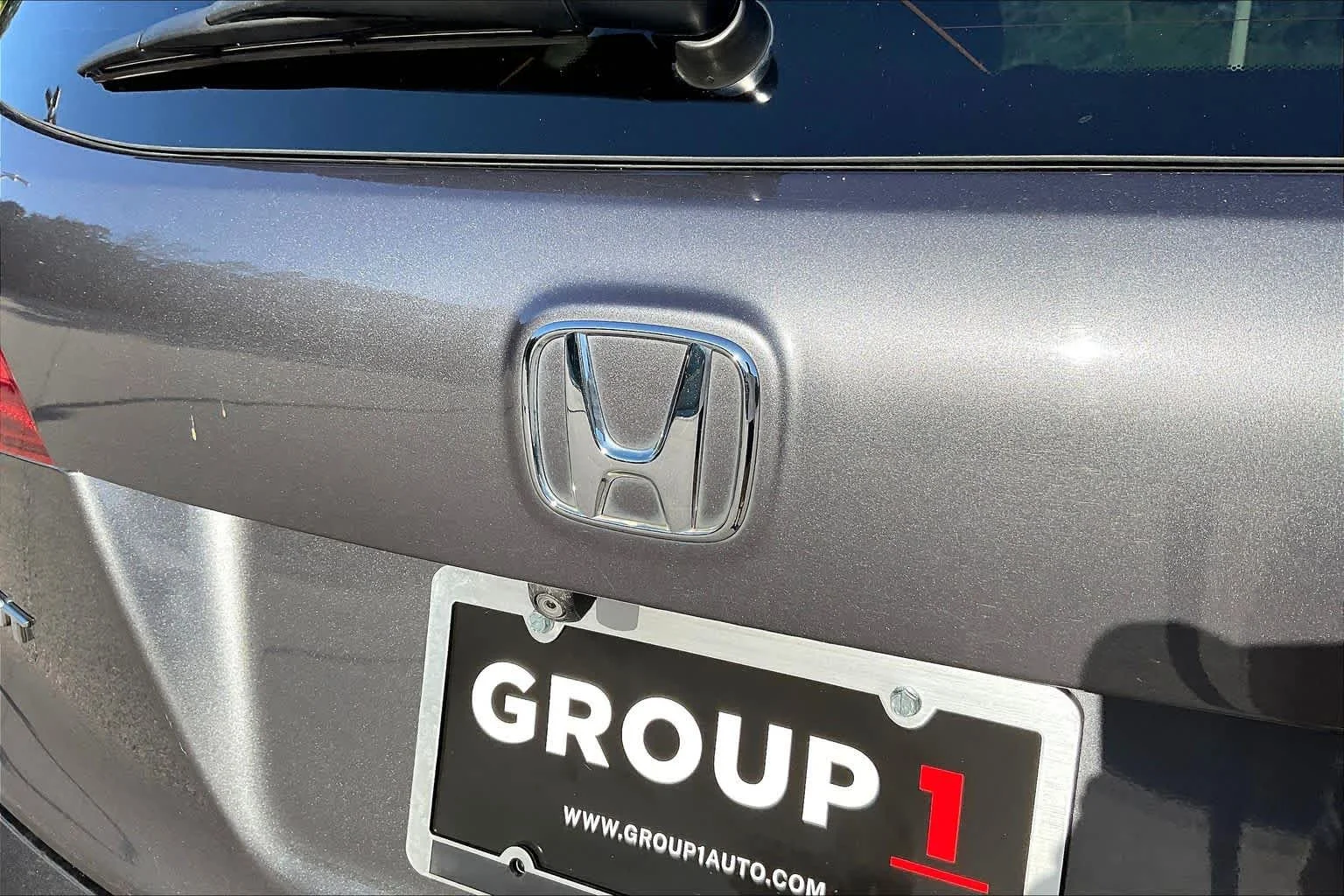 Used 2017 Lunar Silver Metallic Honda Touring image 9