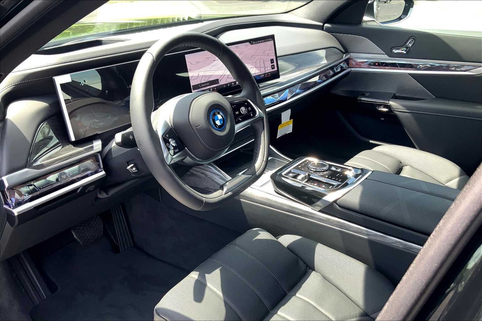 2025 BMW i7 50 - Photo 7