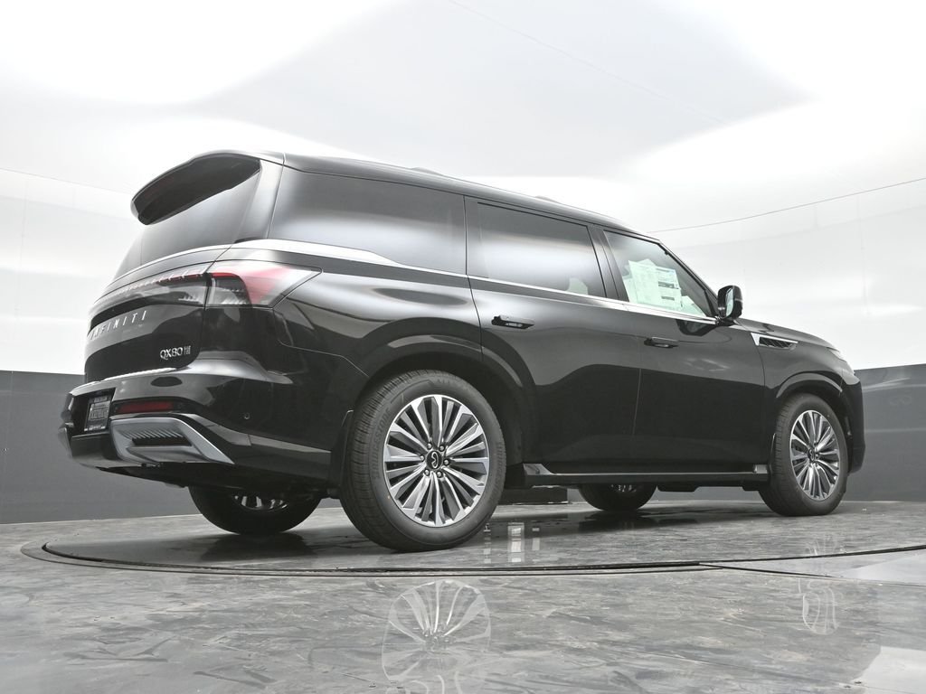 New 2026 Black INFINITI LUXE image 39