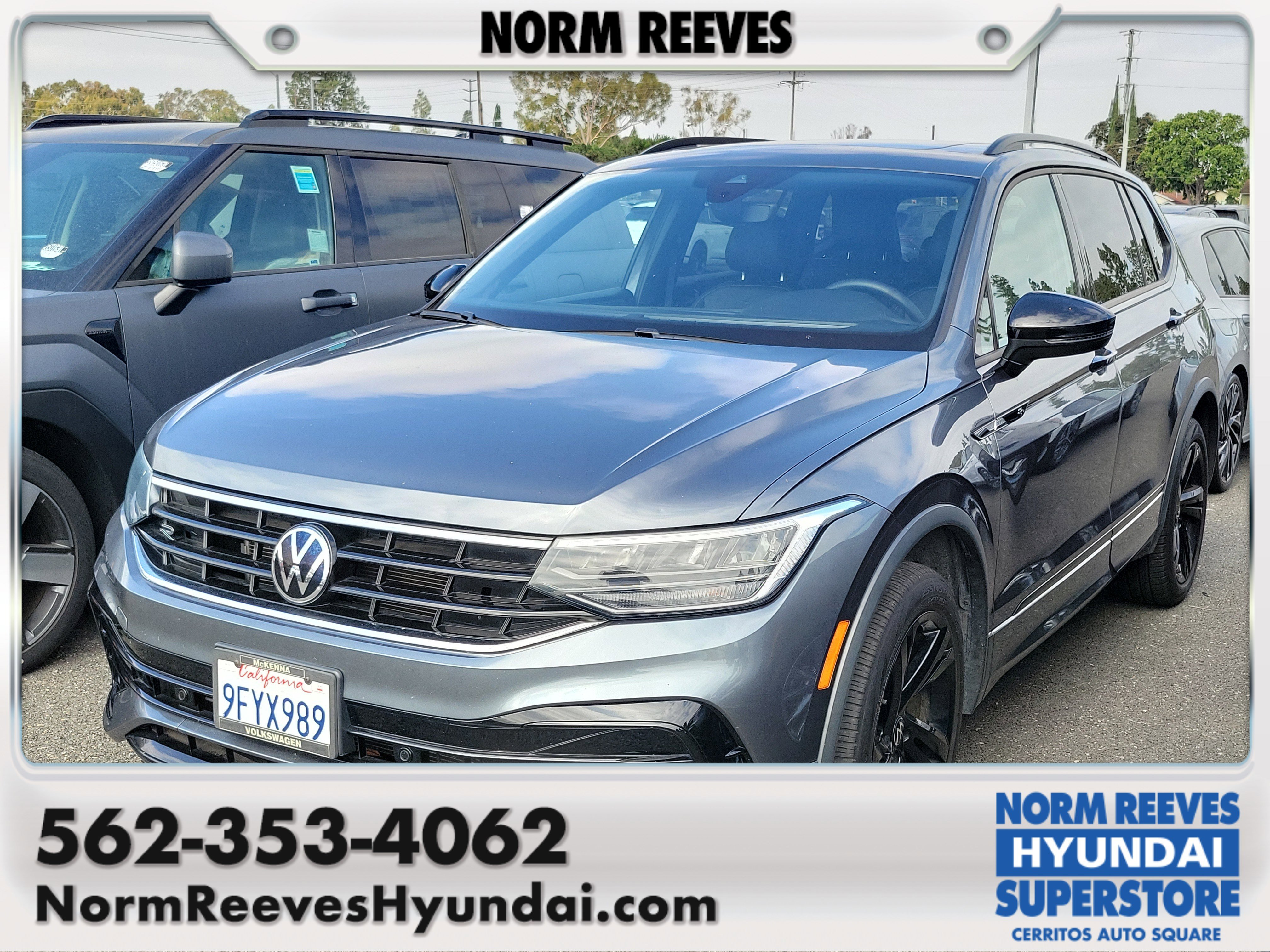 2023 Volkswagen Tiguan 2.0T SE R-Line Black's photo
