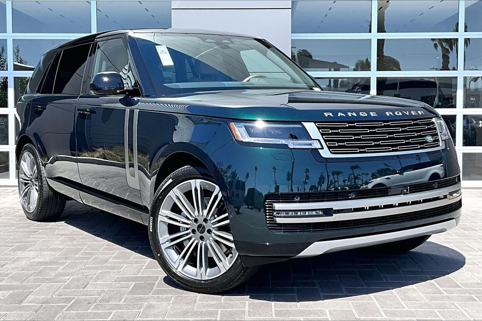 New 2026 British Racing Green Land Rover SE image 2