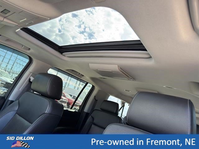 Used 2018 White Frost Tricoat GMC SLT image 17
