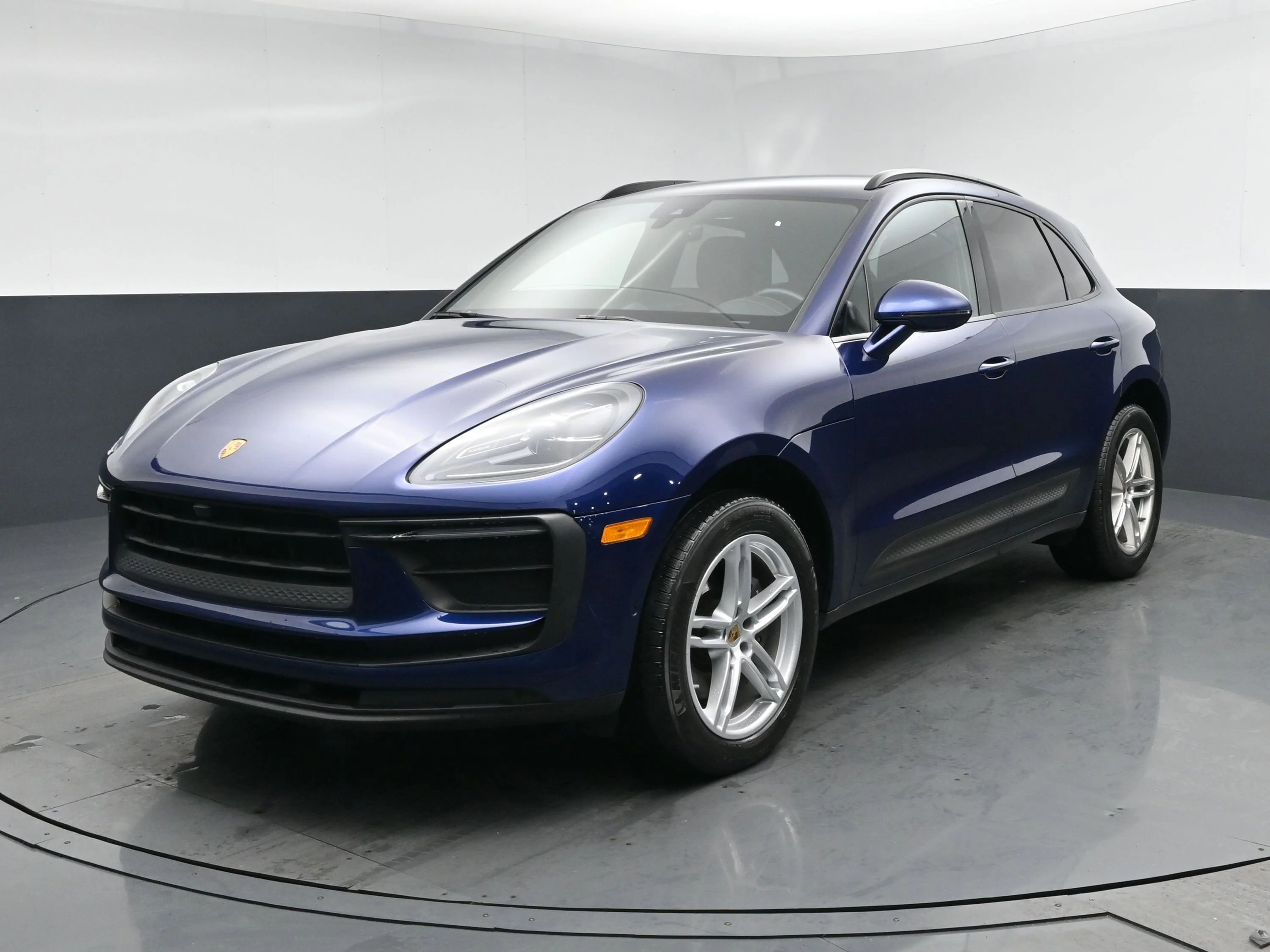 2022 Porsche Macan Base