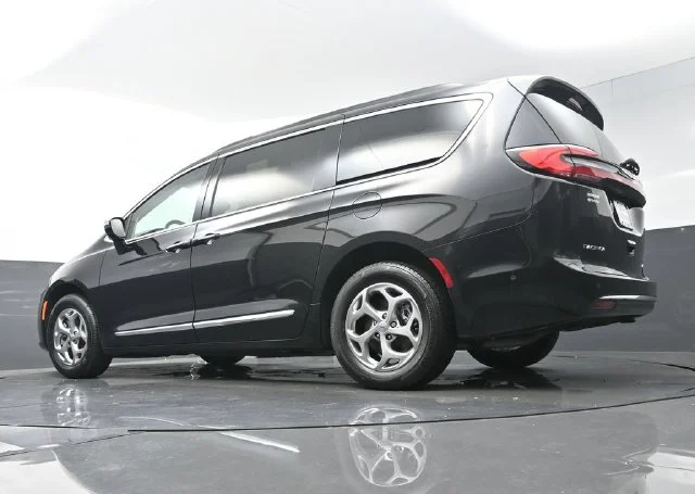 Used 2023 Black Chrysler Limited image 34