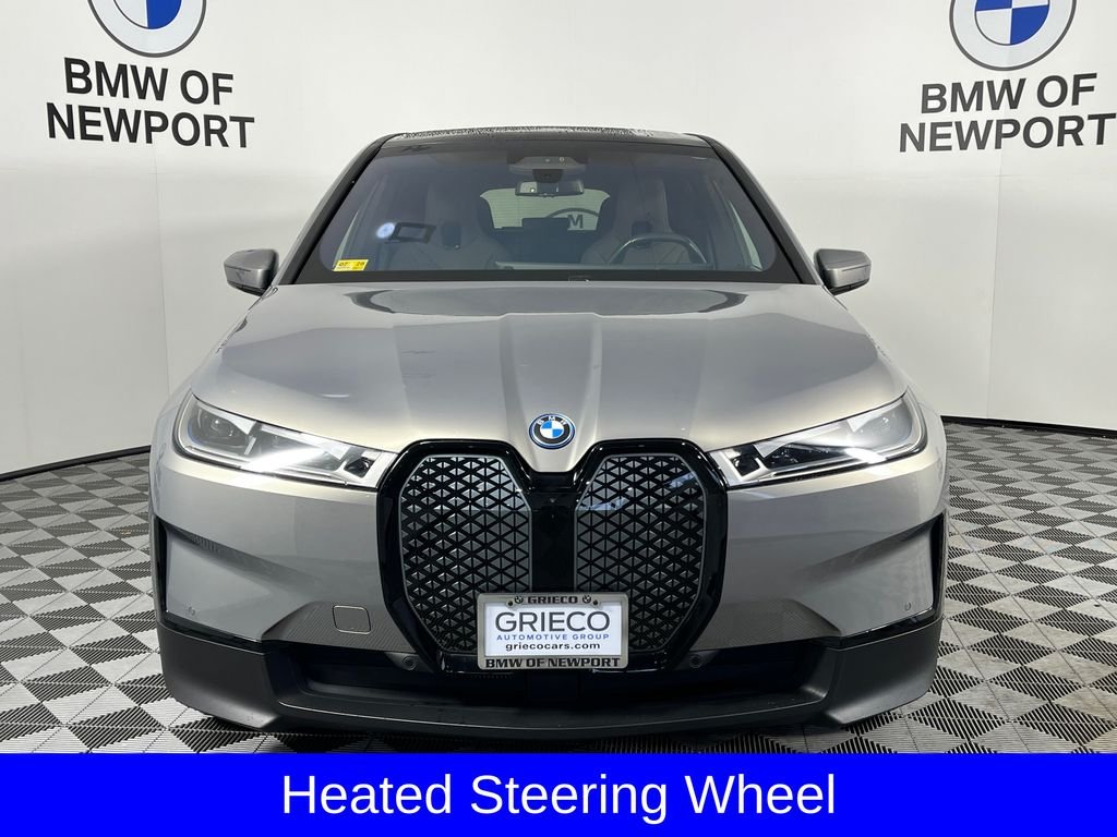 Used 2024 Gray BMW xDrive50 image 7