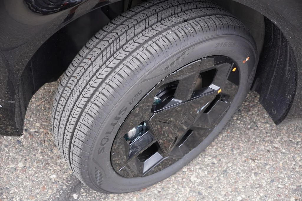New 2027 Terrain Brown / Black Roof Kia X-Line S image 9