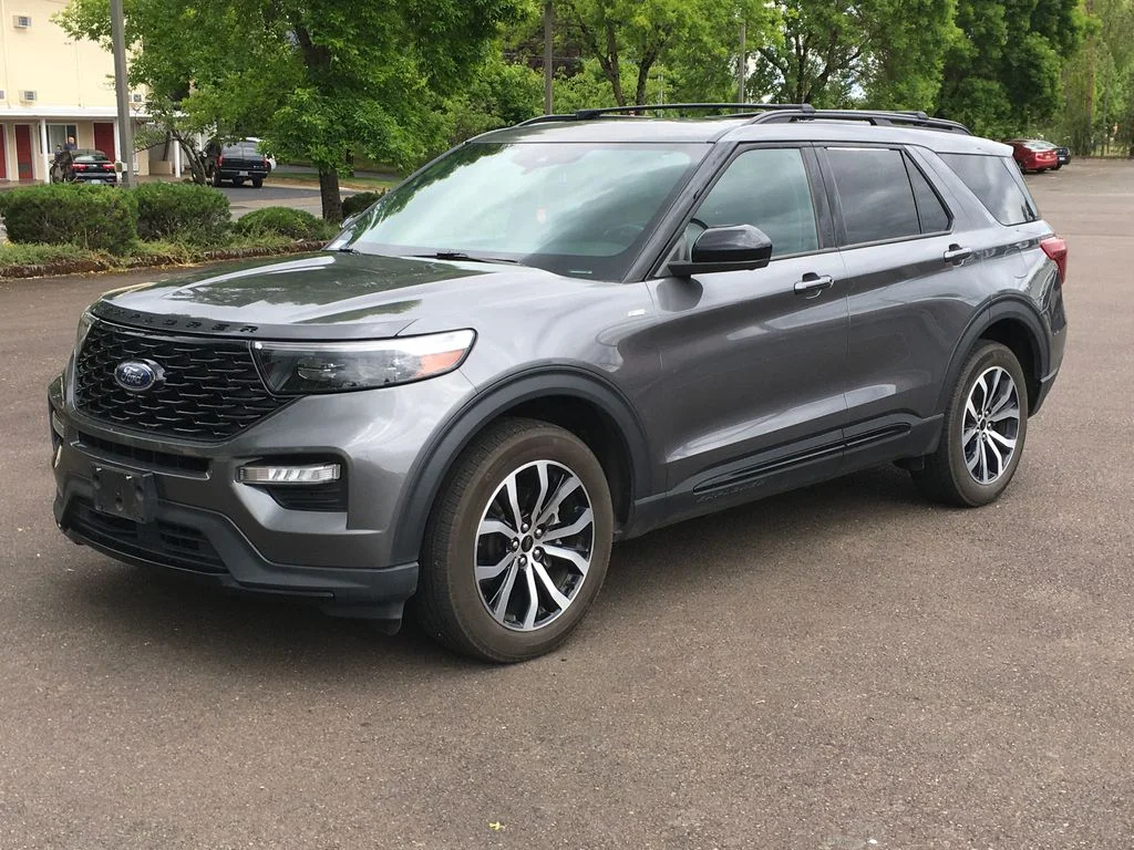 2023 Ford Explorer ST-LINE 4WD's photo