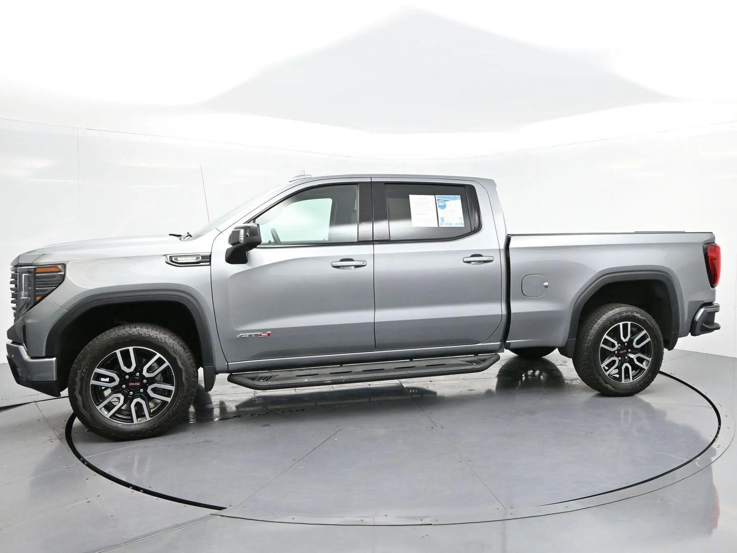 Used 2025 Sterling Metallic GMC AT4 image 4