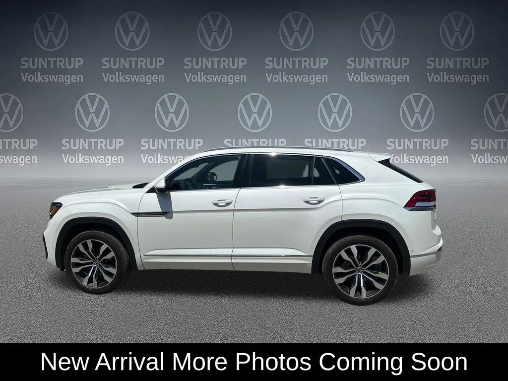 Used 2022 White Volkswagen 3.6L V6 SEL Premium R-Line image 3