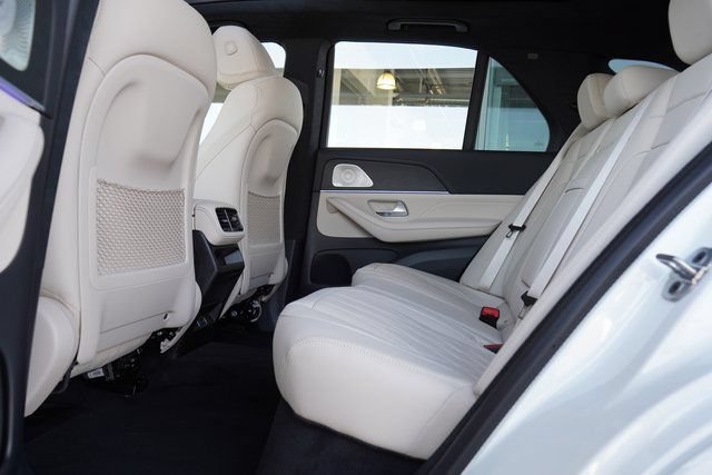New 2026 MANUFAKTUR Moonlight White Metallic Mercedes-Benz AMG® GLE 63 S 4MATIC+ SUV image 76