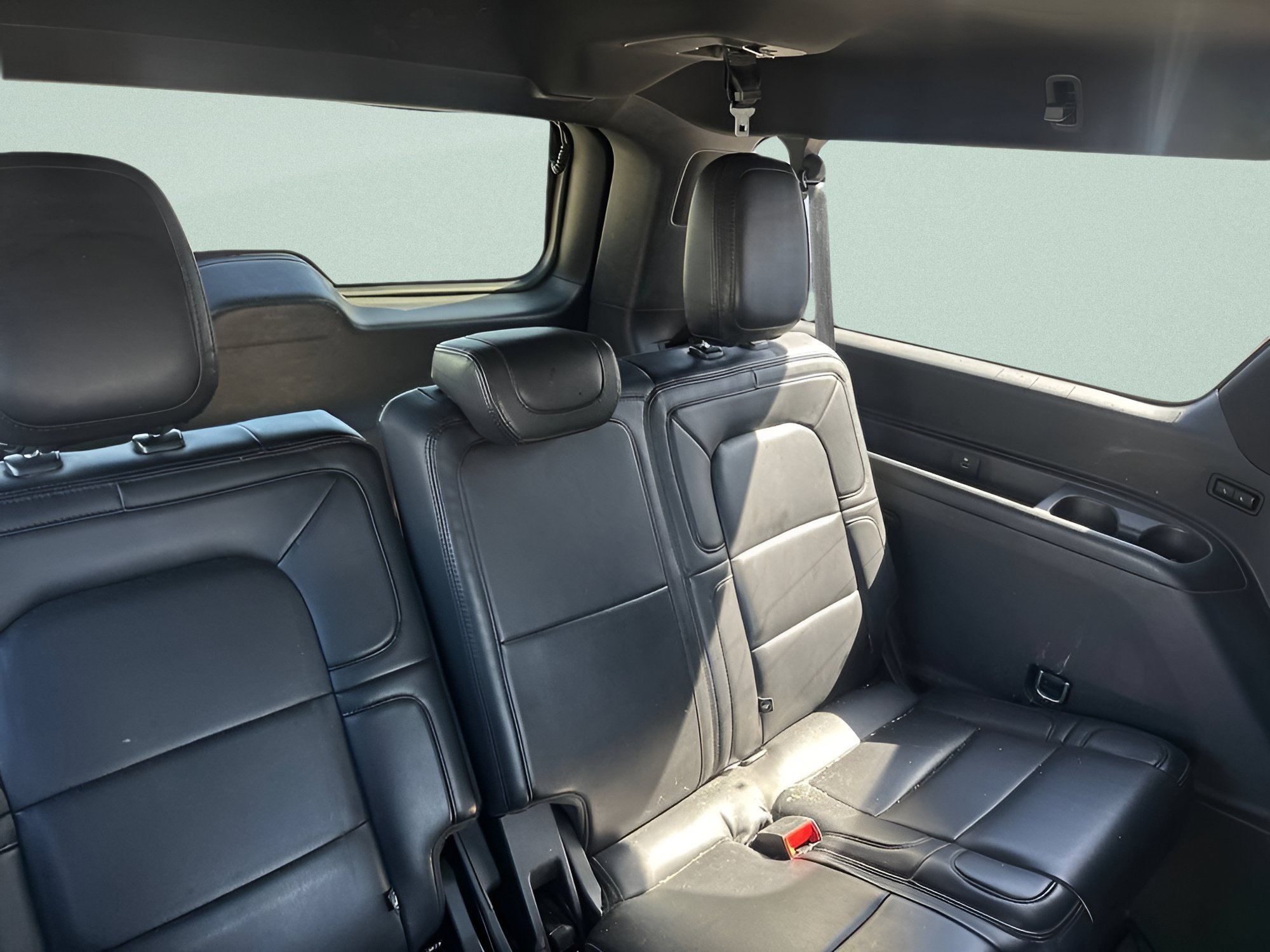 Used 2020 Black Lincoln Reserve image 17