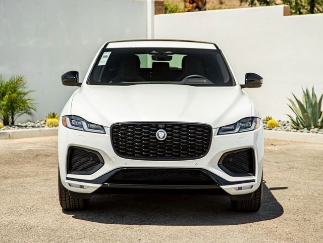 New 2026 Ostuni Pearl White Jaguar P250 R-Dynamic S image 3