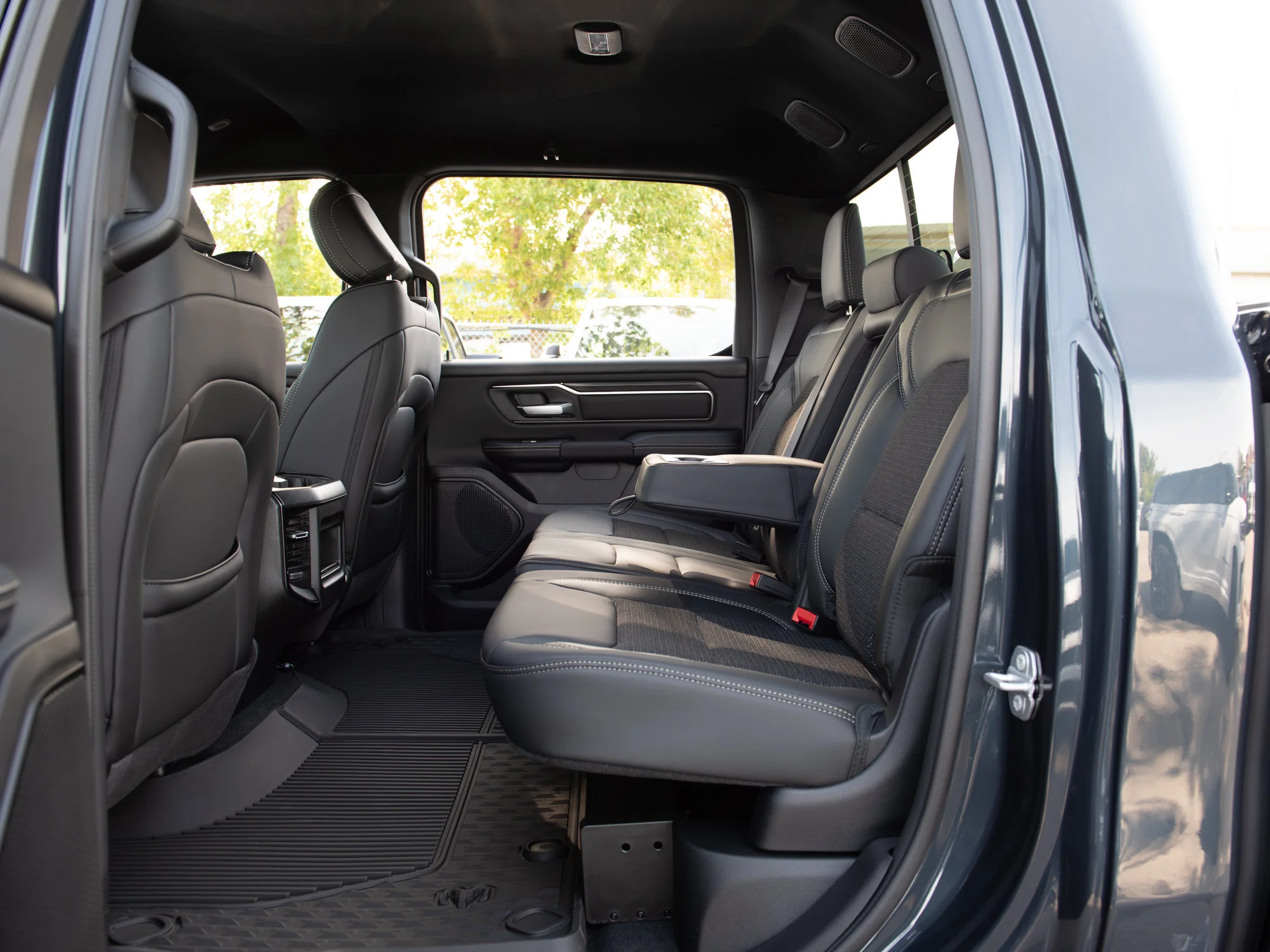 New 2026 Blue RAM Sport* Crew Cab 4x4, 3.92 Rear Axle, 22 Inch Wheels, Heated Seats/Wheel image 25