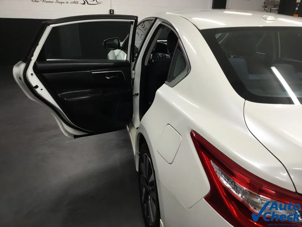 Used 2016 White Nissan 2.5 SV image 26