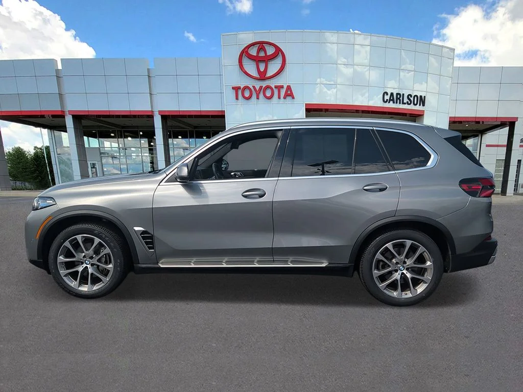 Used 2026 Gray BMW xDrive40i image 7