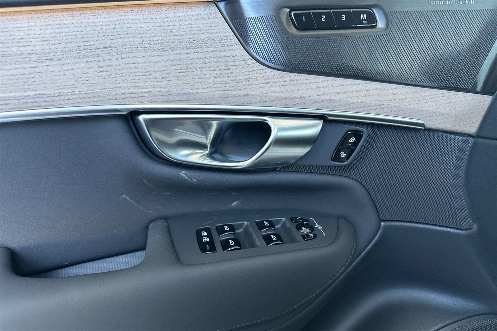 2026 Volvo XC90 Plus - Photo 12