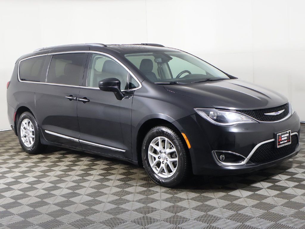 Used 2020 Chrysler Pacifica Touring L with VIN 2C4RC1BG5LR134771 for sale in Akron, OH