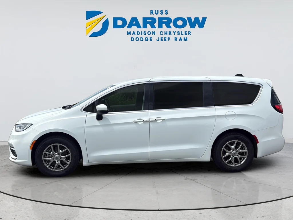 Used 2023 White Chrysler Touring L image 2