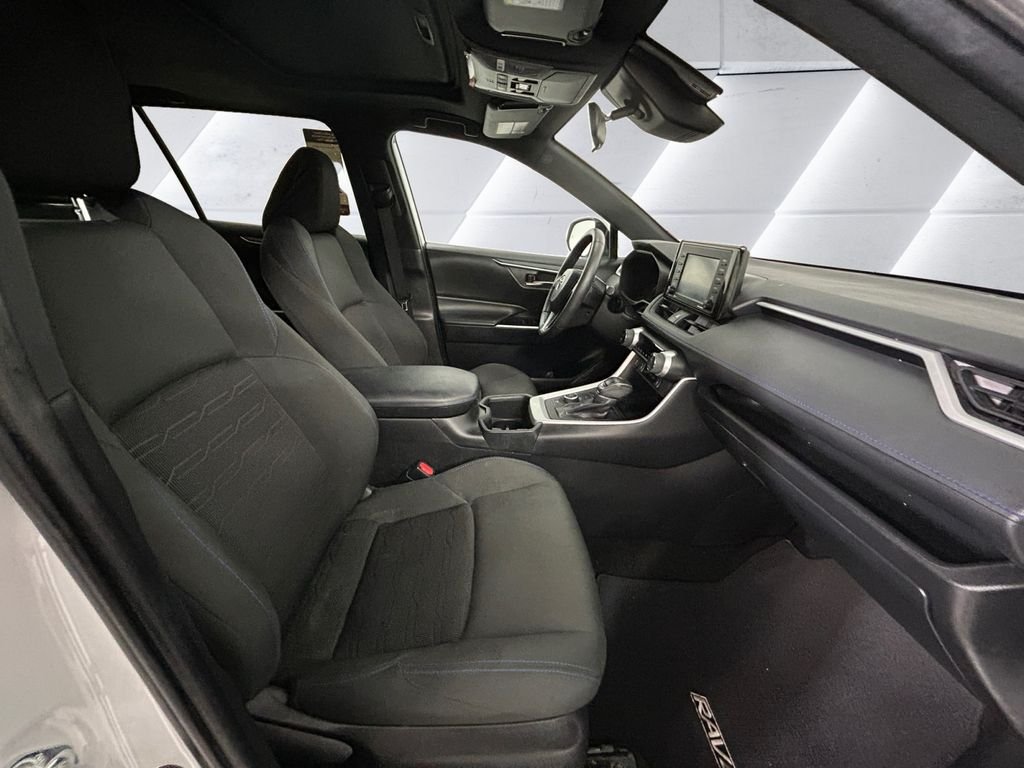 Used 2022 White Toyota SE image 13