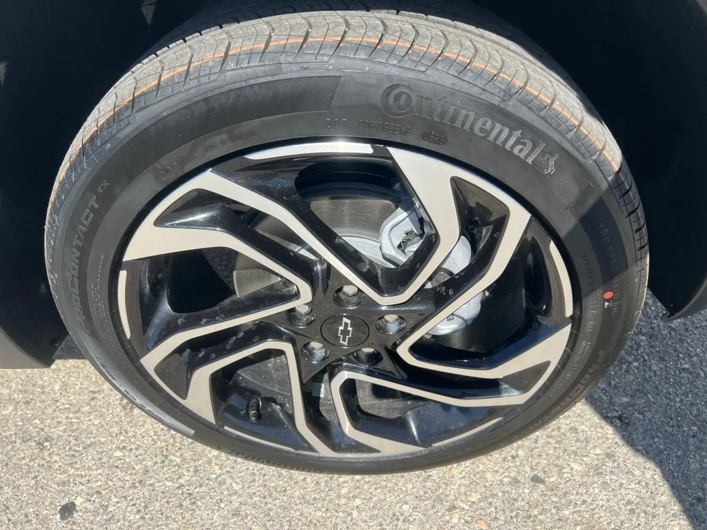 New 2026 Iridescent Pearl Tricoat Chevrolet RS image 29