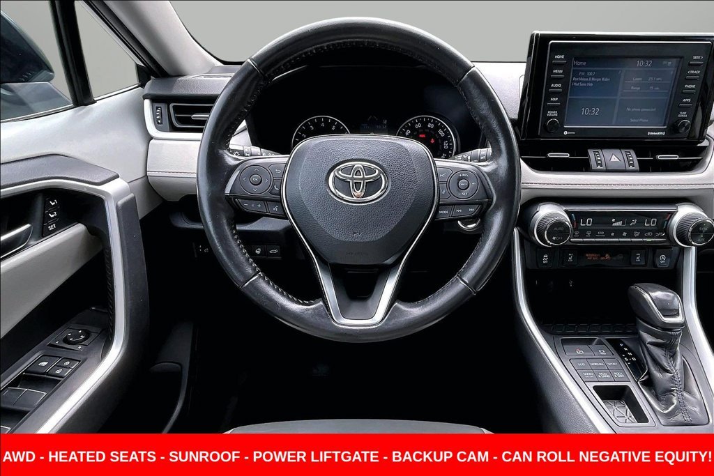 Used 2020 Gray Toyota XLE Premium image 8