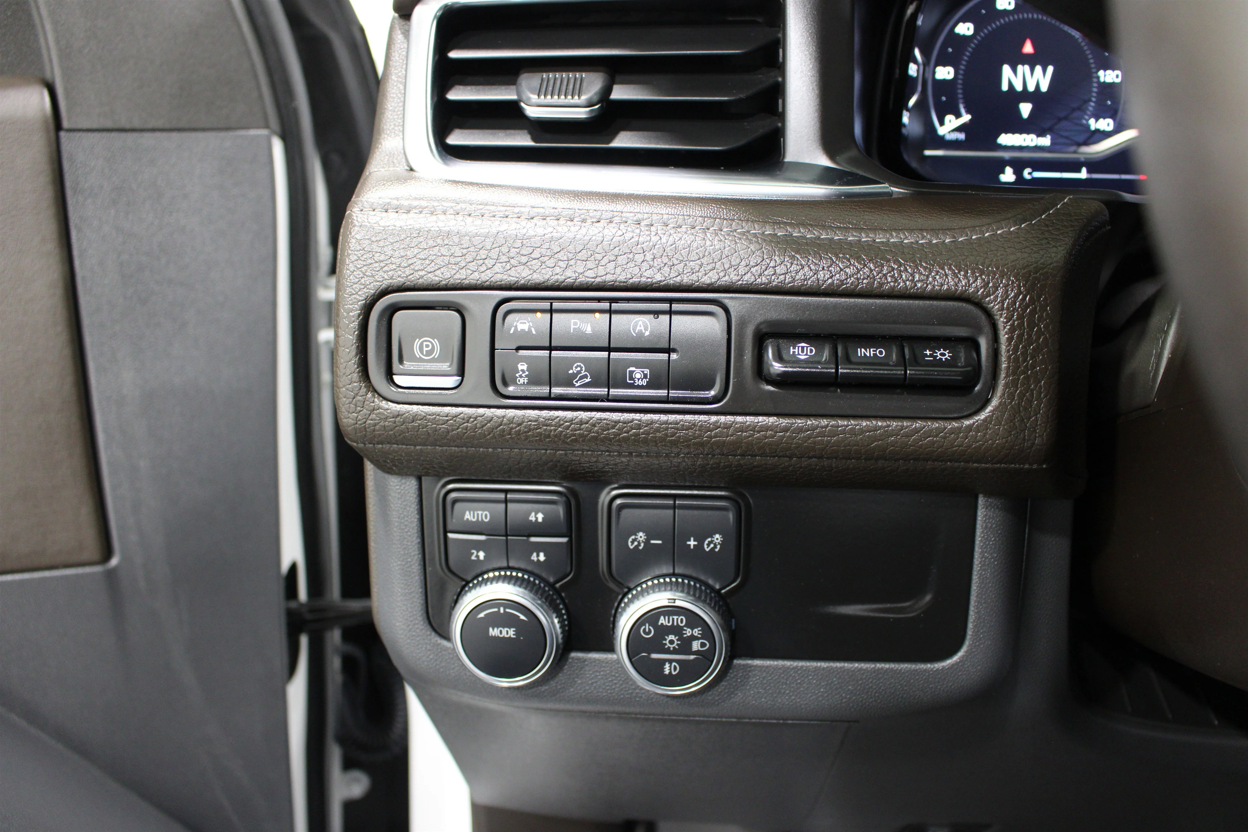 2023 GMC Yukon XL Denali - Photo 9