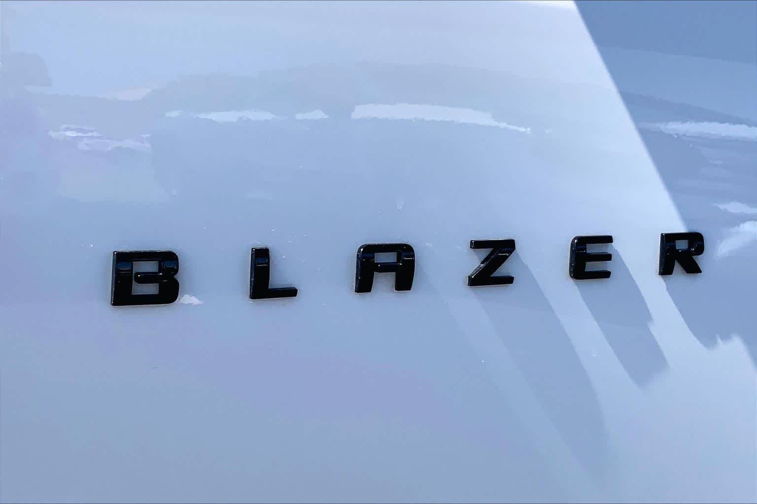 Used 2022 Summit White Chevrolet LT image 10