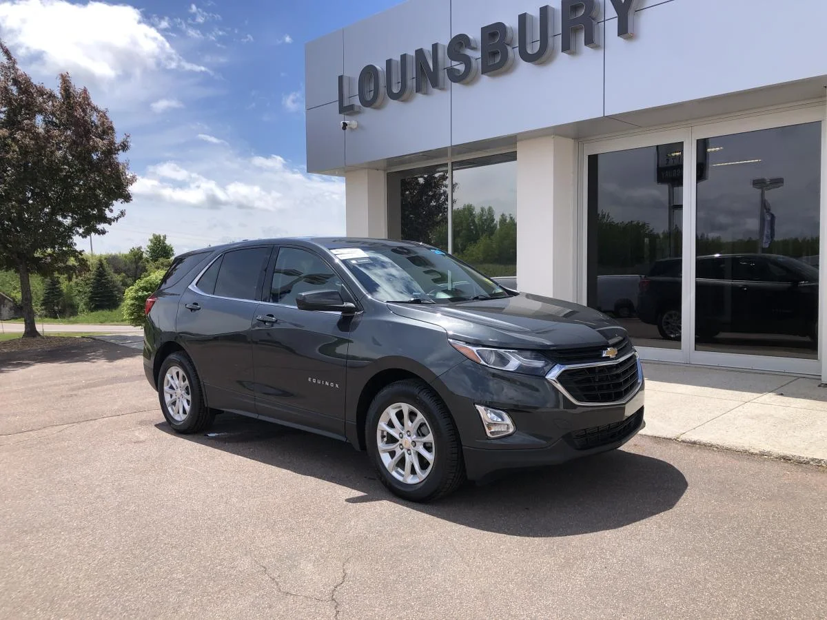 Used 2020 Grey Chevrolet Fwd 4dr Lt 1lt image 1