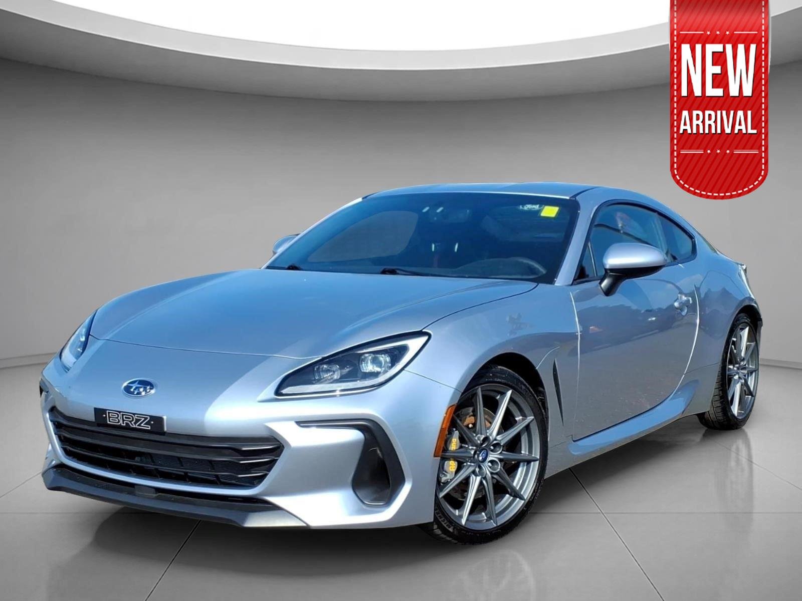 Used 2023 Ice Silver Metallic Subaru Limited image 1