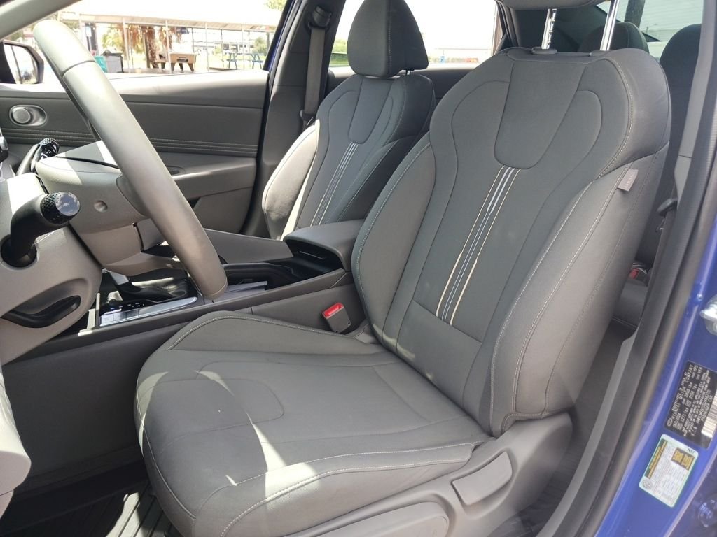 Used 2025 Blue Hyundai SEL Sport image 10