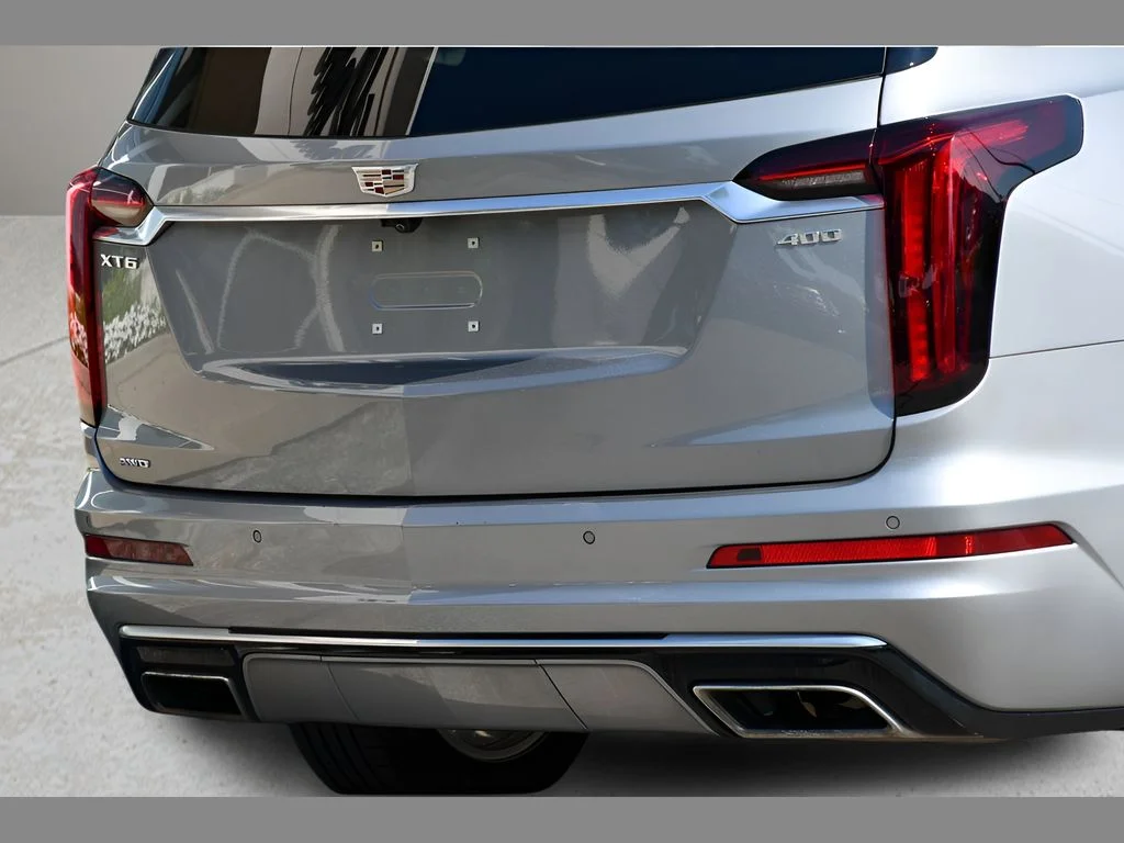 Used 2024 Argent Silver Metallic Cadillac Premium Luxury image 31