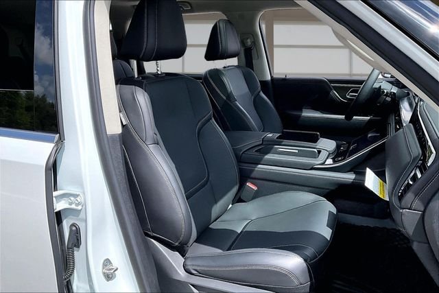 Used 2026 White INFINITI PURE image 7