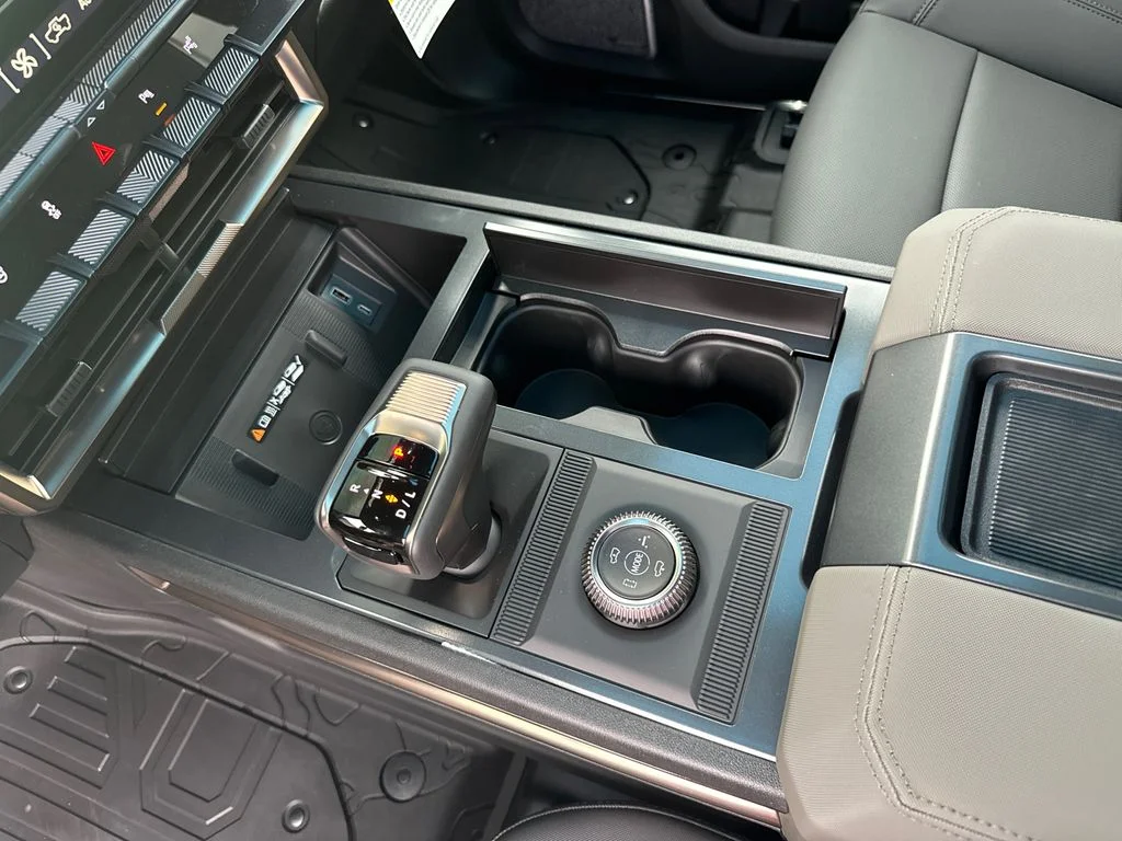 Used 2025 Black GMC 2X image 32