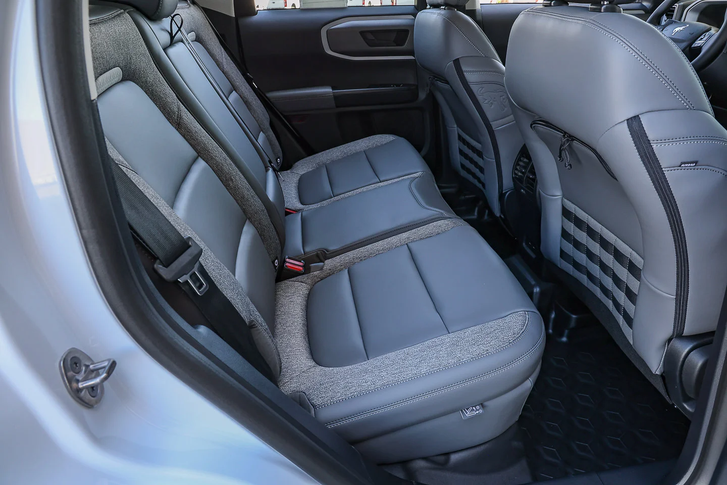New 2026 Space White Metallic Ford Badlands® image 31