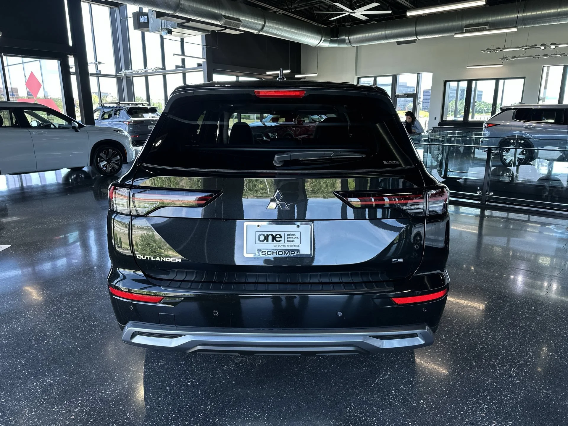 New 2026 Black Diamond Mitsubishi SE image 7