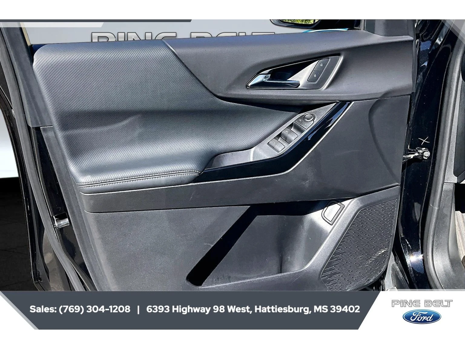 Used 2026 Mosaic Black Metallic Chevrolet AWD LT image 17