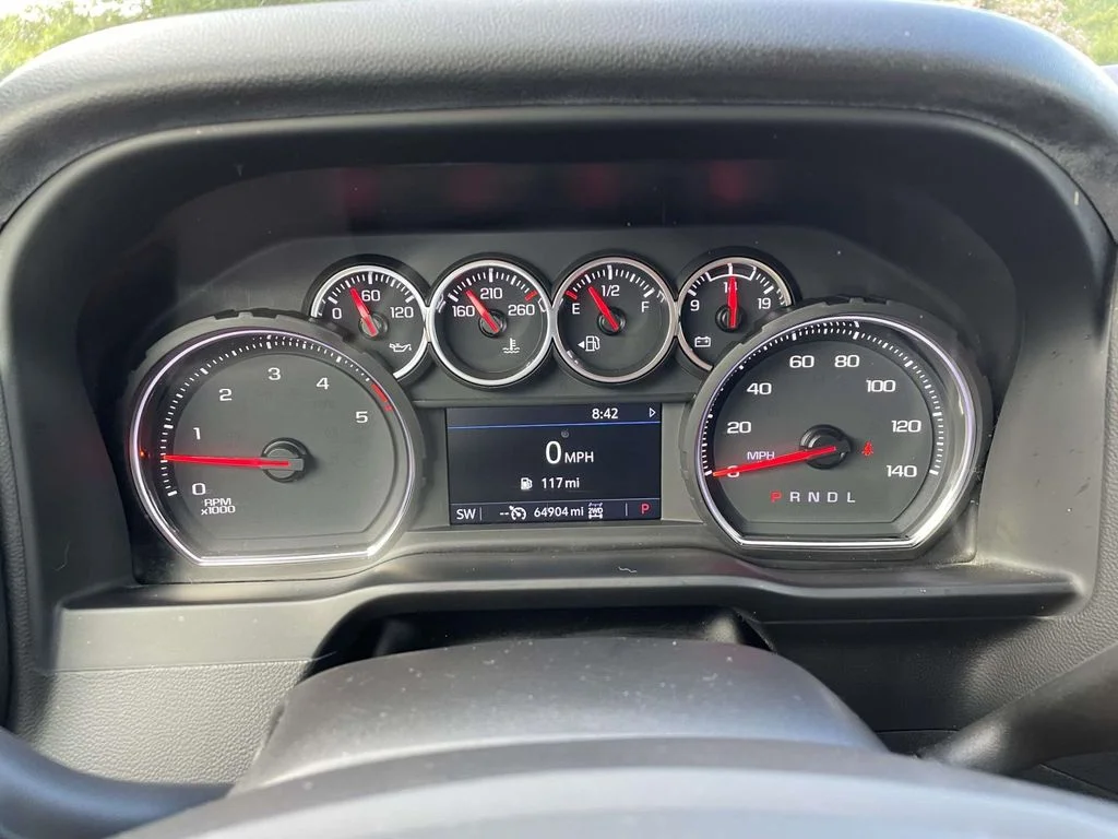 Used 2021 SILVER ICE METALLIC Chevrolet LT image 22