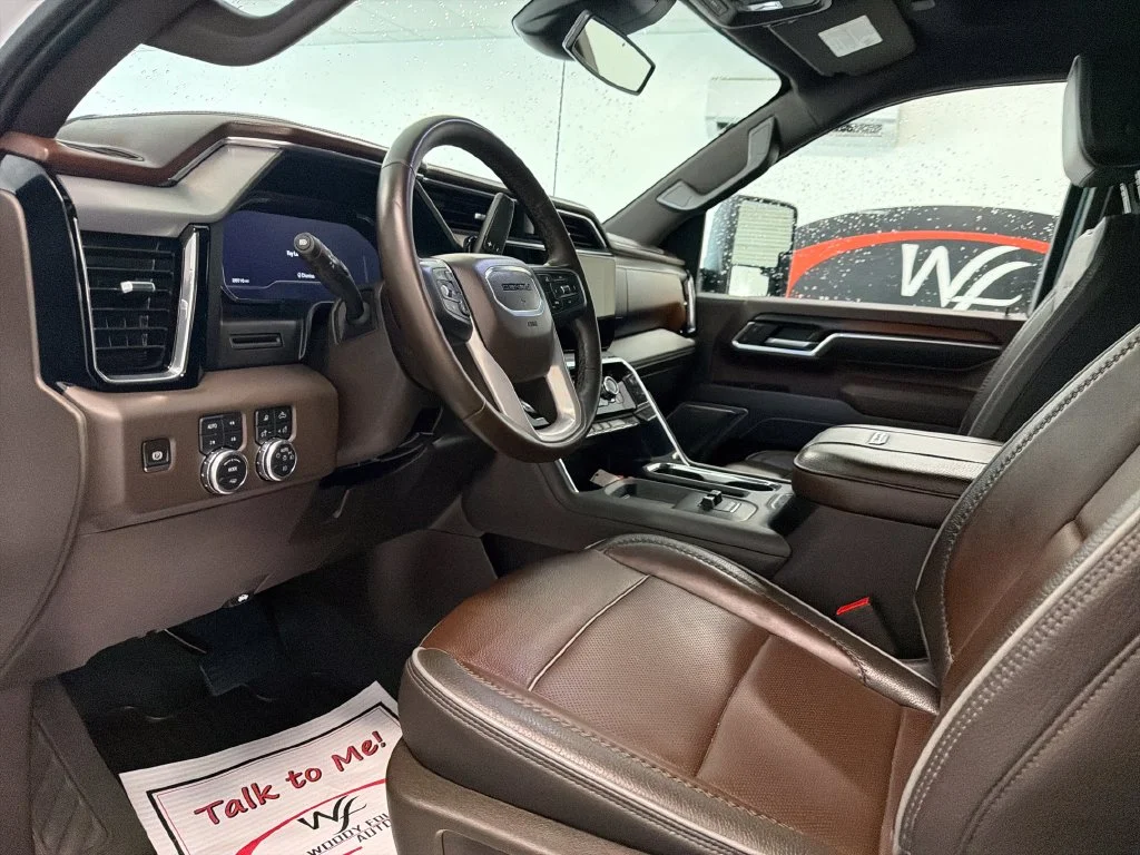 Used 2025 White GMC Denali image 12