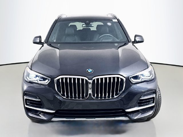 Used 2023 Dark Graphite Metallic BMW sDrive40i image 2