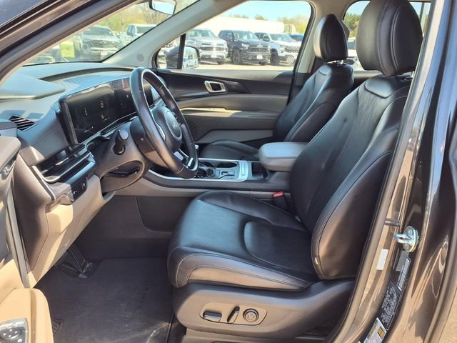 Used 2025 Gray Kia LXS image 6