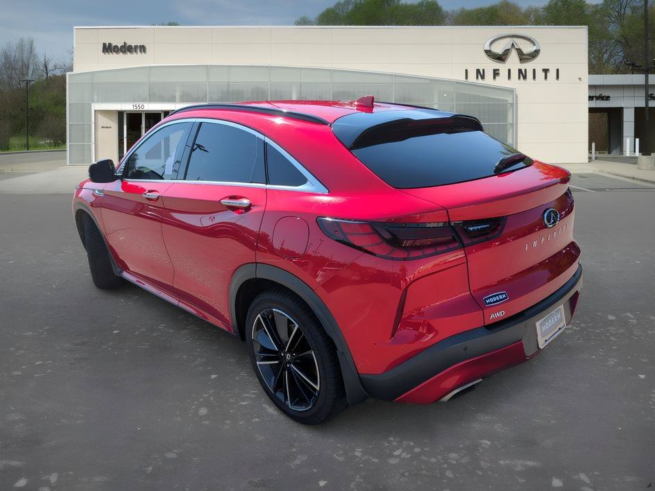 Used 2022 Dynamic Sunstone Red INFINITI ESSENTIAL image 5