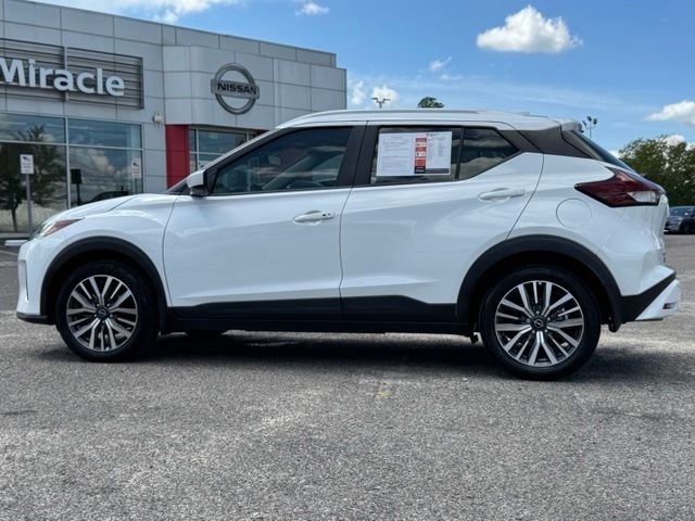 Used 2023 White Nissan SV image 4